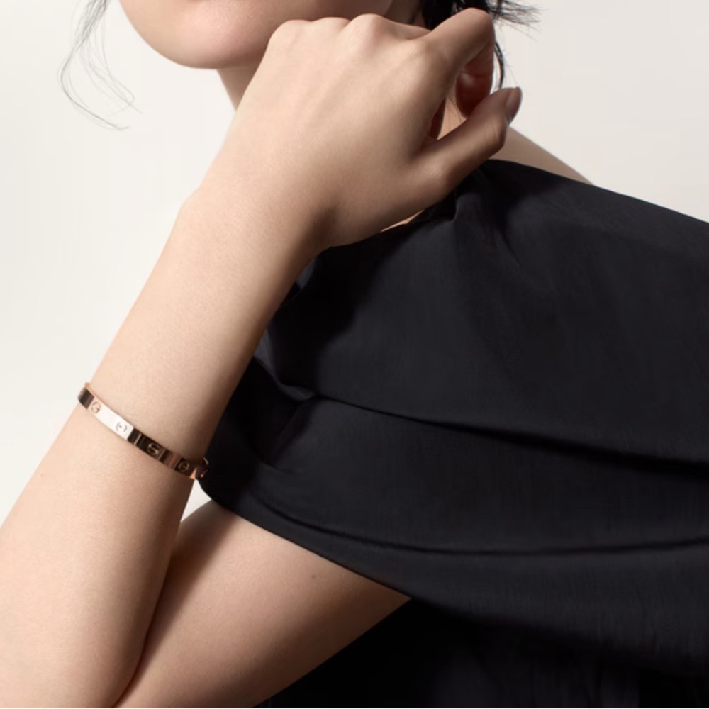 CARTIER LOVE BRACELET, CLASSIC MODEL, ROSE GOLD - Picture 5 of 11